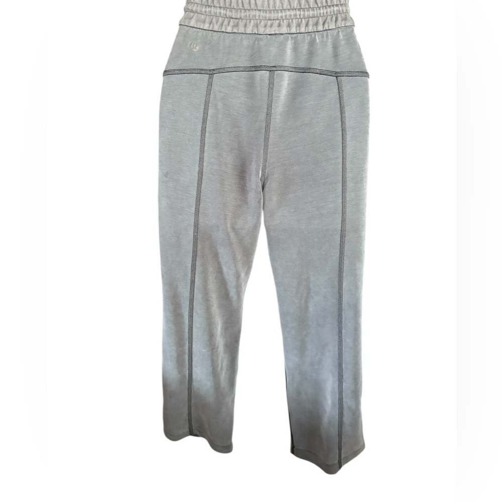 Lululemon Softstreme High-Rise Straight-Leg
Cropped Pant Utility navy Blue sz 2 - Picture 8 of 12